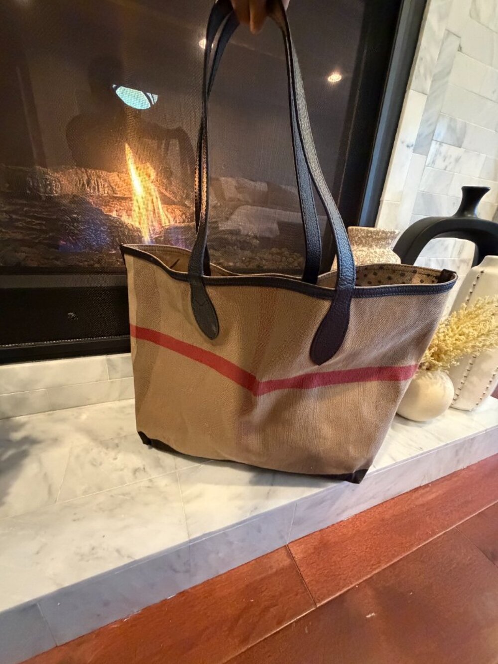 Burberry Reversible Canvas Tote – London Print - Picture 5 of 14